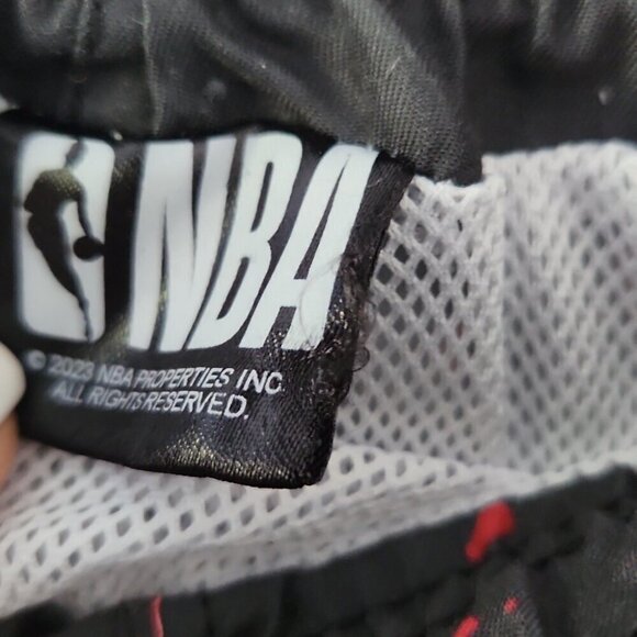 NBA | Toronto Raptors shorts swimtrunks red black sz M - Picture 3 of 3